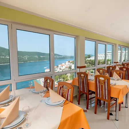 安德里亚酒店 4* 内乌姆