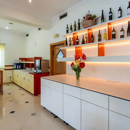 Hotel Adria Neum