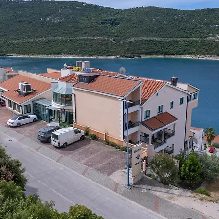 Hotel Adria Neum