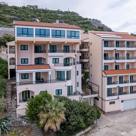 Adria Hotel