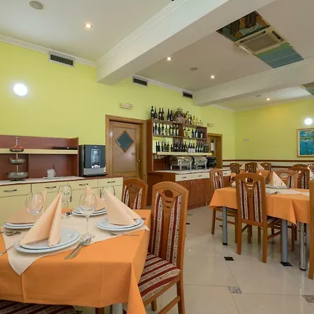 Hotel Adria 4*